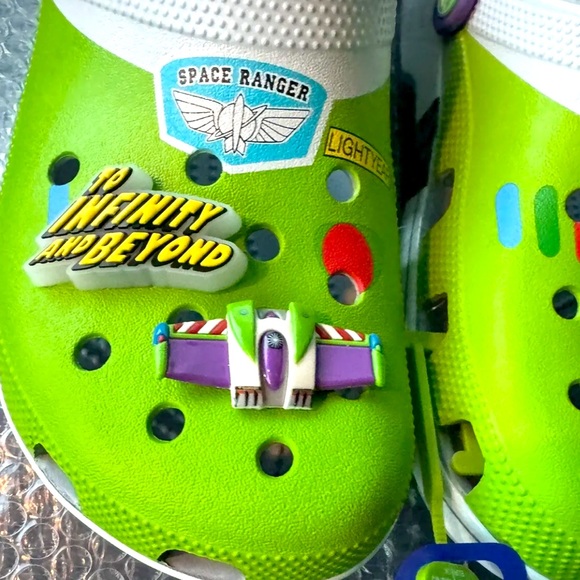 🪀💜 Toys Story Buzz Lightyear x CROCS SZ 7M / 9W 🪀💜 - Picture 3 of 5